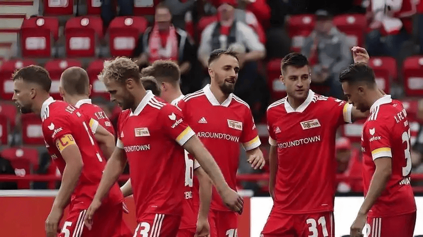 周三013 德甲焦点对决：莱比锡红牛主场迎战弗赖堡，争冠劲旅能否延续交锋碾压优势？